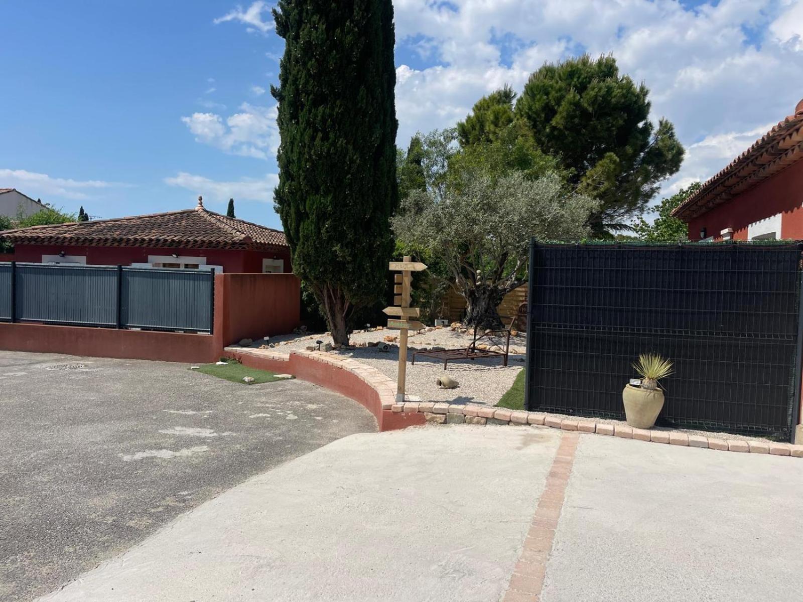 La Casa Bella Aparthotel Gignac-la-Nerthe Buitenkant foto